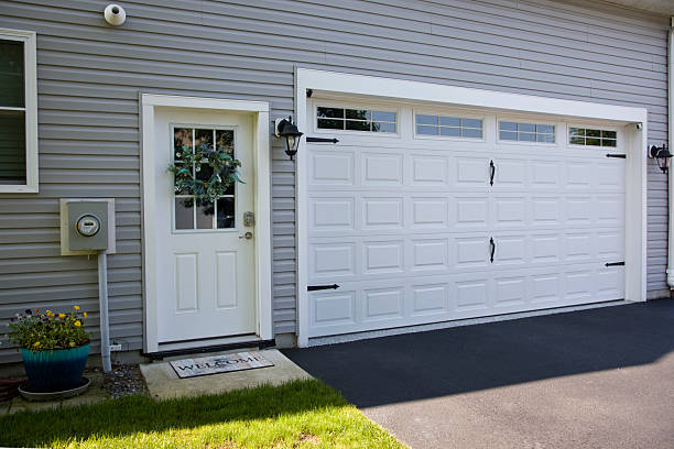 24/7 Emergency Garage Door Panel Replacement experts in Searles Valley, CA